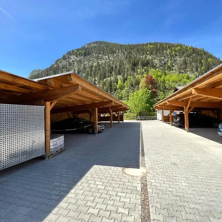 Loferlodge 3 *